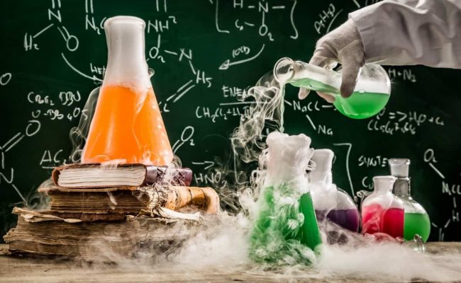 بحث الكيمياء في حياتنا فروعها وأهميتها