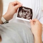 شكل افرازات الحمل في الشهر الاول