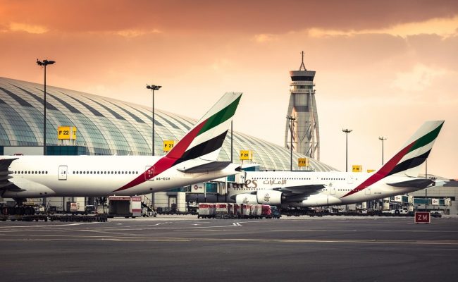 شروط السفر من مطار دبي