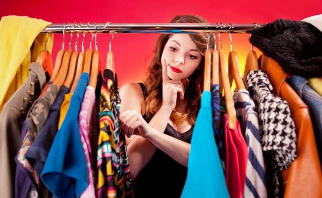 تفسير حلم شراء ملابس في المنام مجلة البرونزية