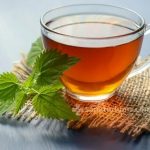 يفيد الشاي مع النعناع في بعض حالات المغص والاسهال حيث يعتبر مشروب الشاي من أكثر المشروبات