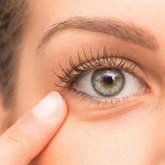علاج حساسية الجلد حول العين 