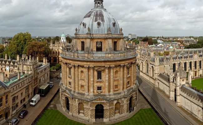 جامعة اوكسفورد البريطانية وكيفية الالتحاق بها